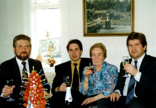 unnur1992.jpg (31192 bytes)