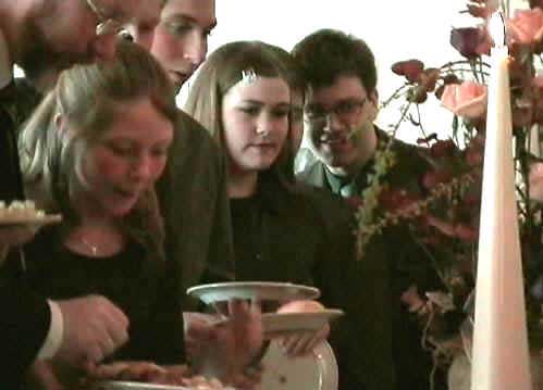 con7.jpg (25586 bytes)