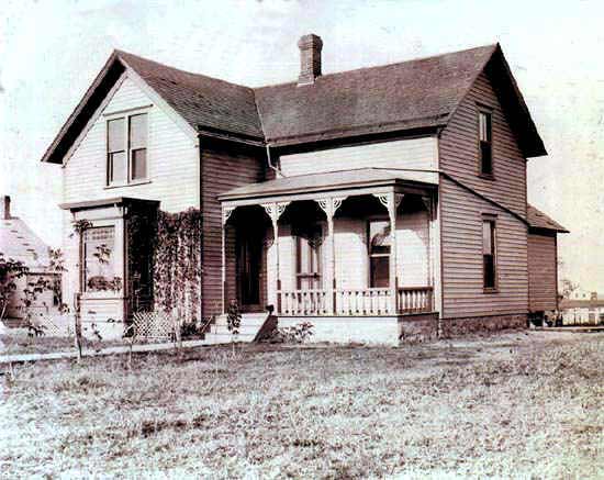 Gilbertson's House in Minneota 1900