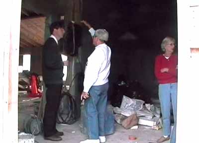 06.jpg (15495 bytes)