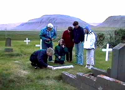 34.jpg (19590 bytes)