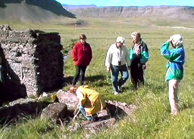 38.jpg (29501 bytes)