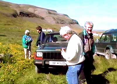 42.jpg (25752 bytes)