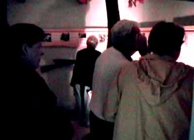 71.jpg (12368 bytes)