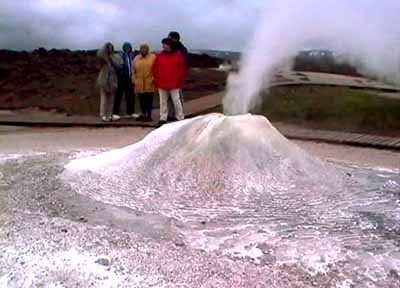 77.jpg (21140 bytes)