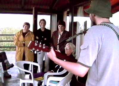 94.jpg (22014 bytes)